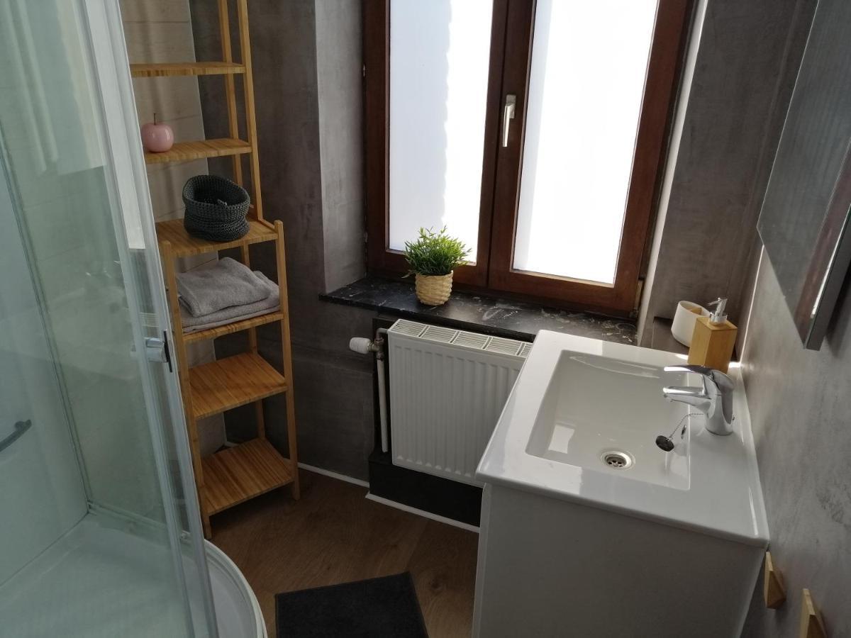 Studio 2 Pers Tourisme Et Business Namur Luaran gambar